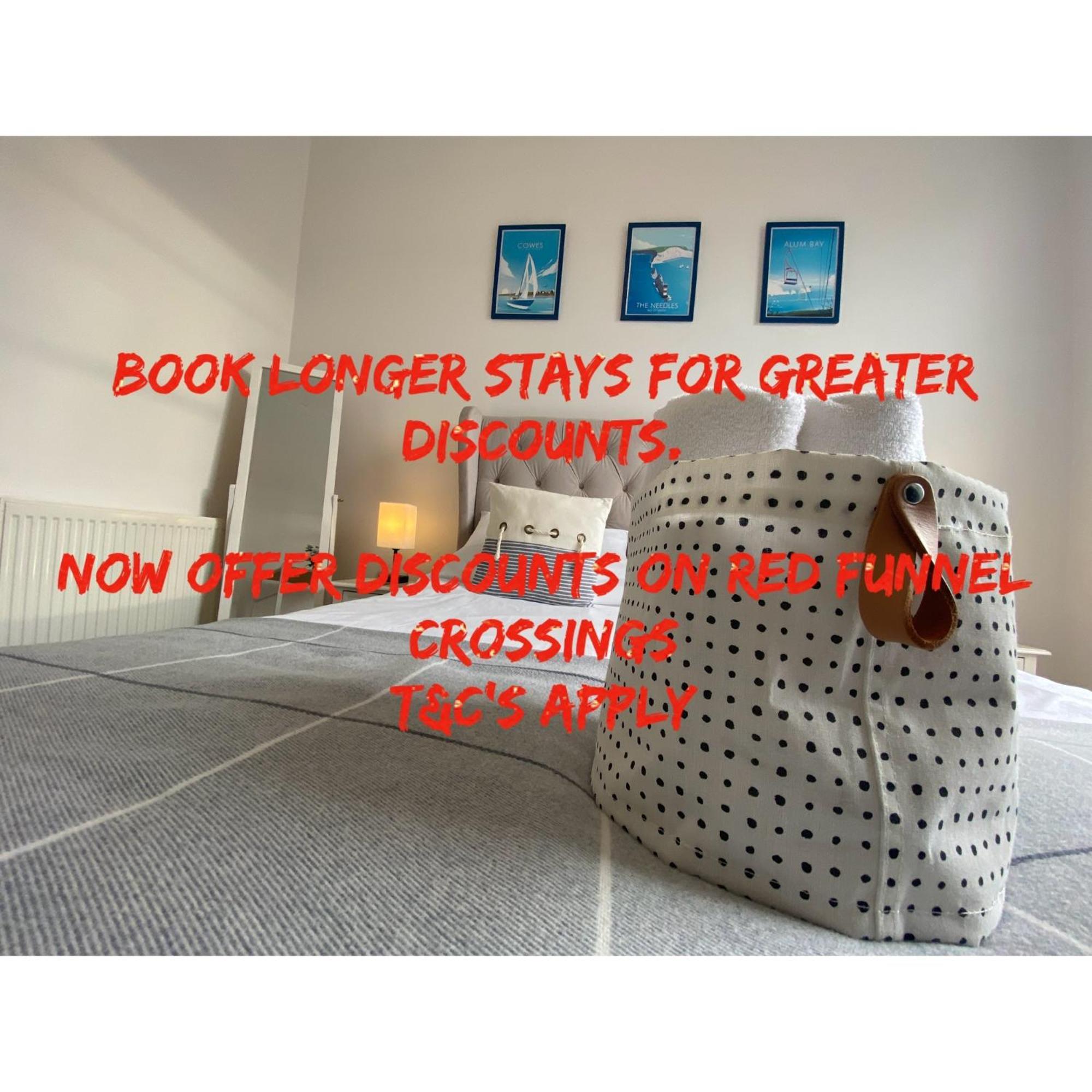 Wight On The Beach, Sleeps 4, Free Off Road Parking, Balcony With Sea Views Ryde  Exterior photo
