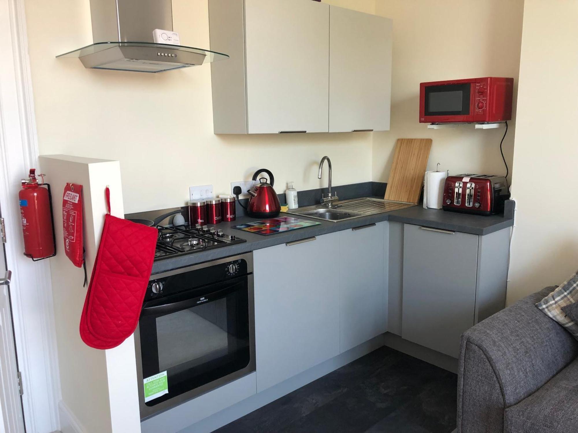 Wight On The Beach, Sleeps 4, Free Off Road Parking, Balcony With Sea Views Ryde  Exterior photo